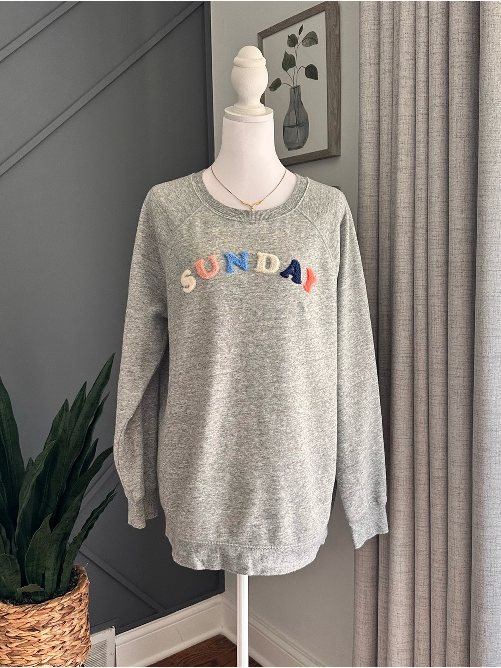 Old Navy y2k Gray 'SUNDAY' Embroidered Crewneck Sweatshirt